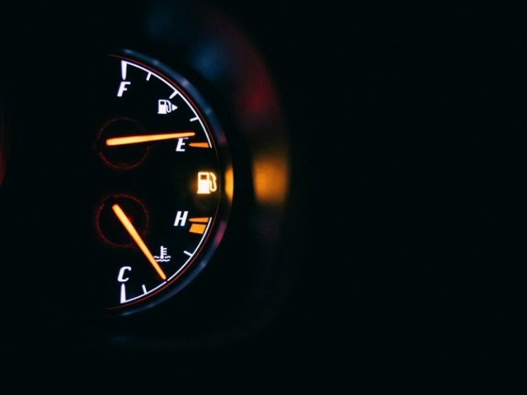 What To Do if Your Car Runs Out of Gas Safer America