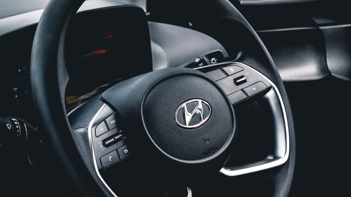 Hyundai steering wheel